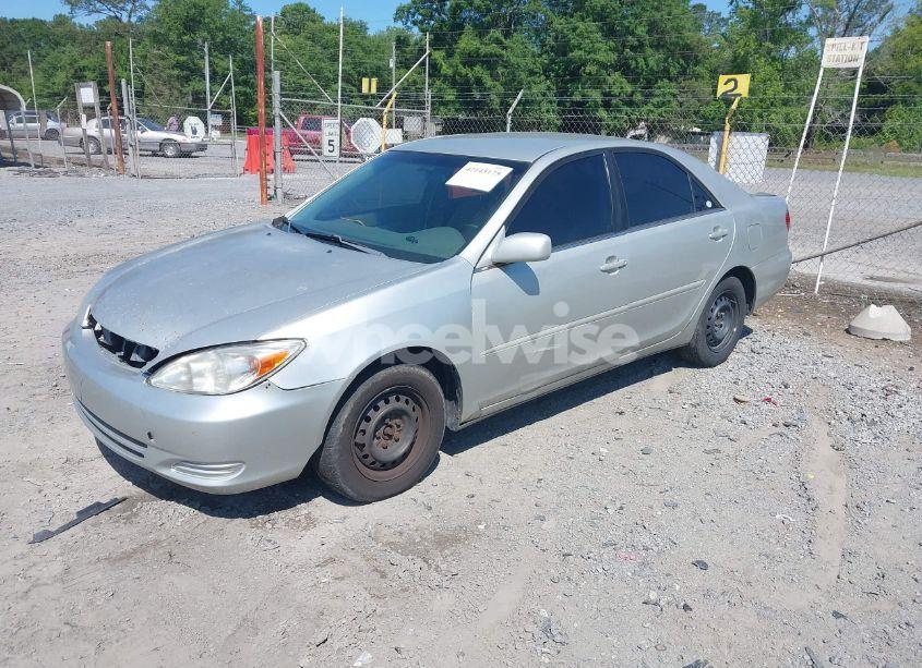 Photo 2 of 2003 Toyota Camry LE (VIN 4T1BE32K03U135482)