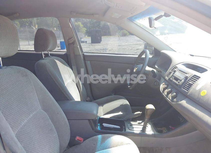 Photo 5 of 2003 Toyota Camry LE (VIN 4T1BE32K03U135482)