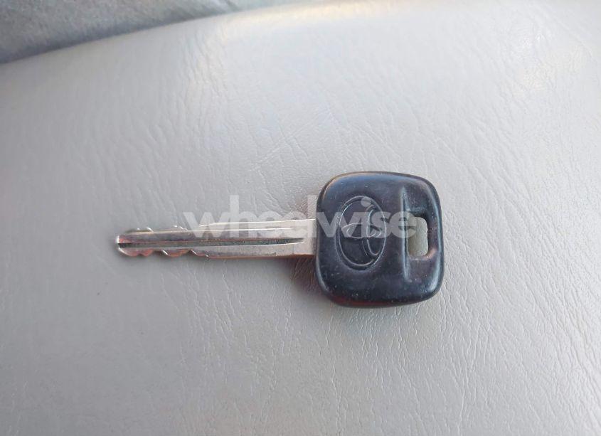 Photo 11 of 2003 Toyota Camry LE (VIN 4T1BE32K03U149687)