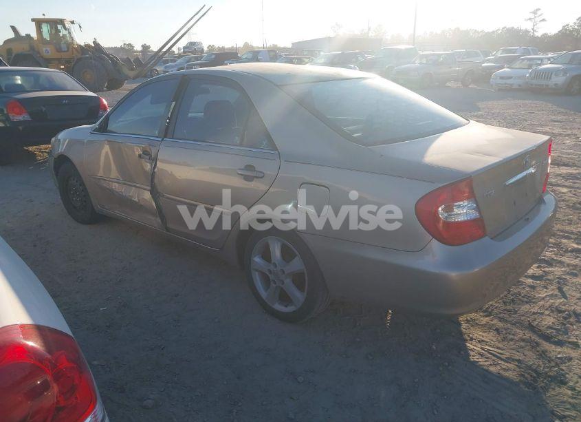 Photo 3 of 2003 Toyota Camry LE (VIN 4T1BE32K03U149687)