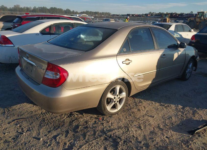 Photo 4 of 2003 Toyota Camry LE (VIN 4T1BE32K03U149687)