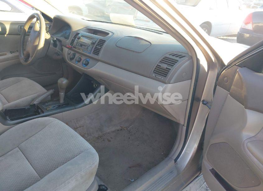 Photo 5 of 2003 Toyota Camry LE (VIN 4T1BE32K03U149687)