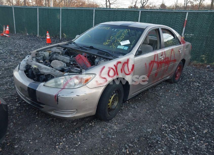 Photo 2 of 2003 Toyota Camry LE (VIN 4T1BE32K03U177960)