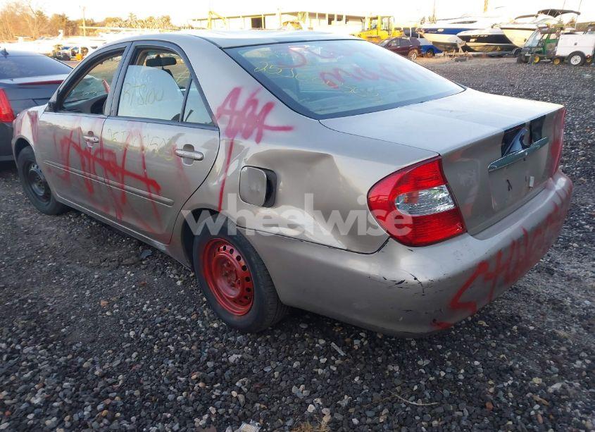 Photo 3 of 2003 Toyota Camry LE (VIN 4T1BE32K03U177960)