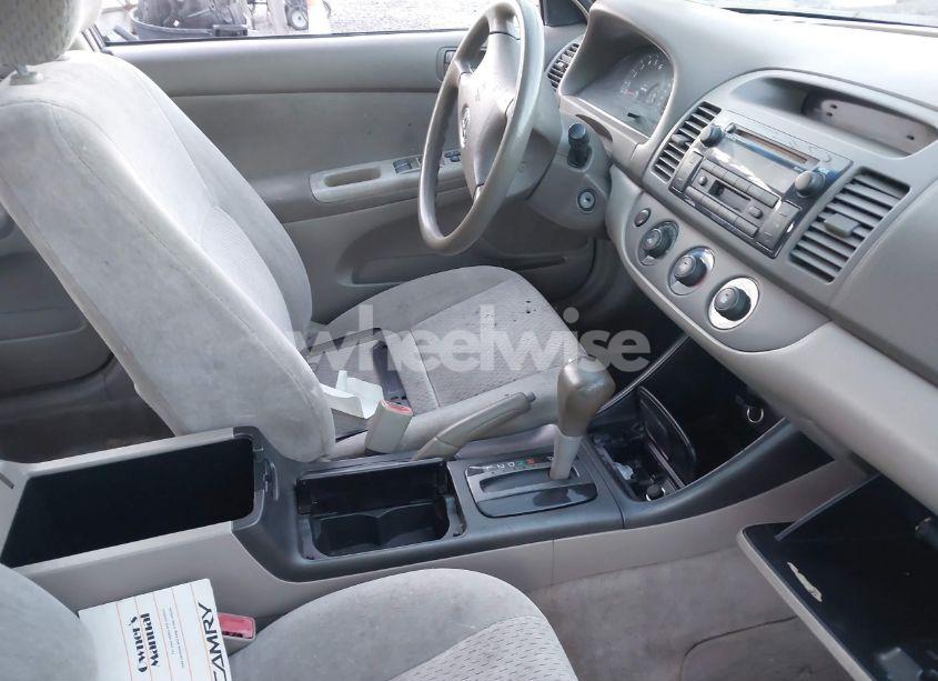Photo 5 of 2003 Toyota Camry LE (VIN 4T1BE32K03U177960)