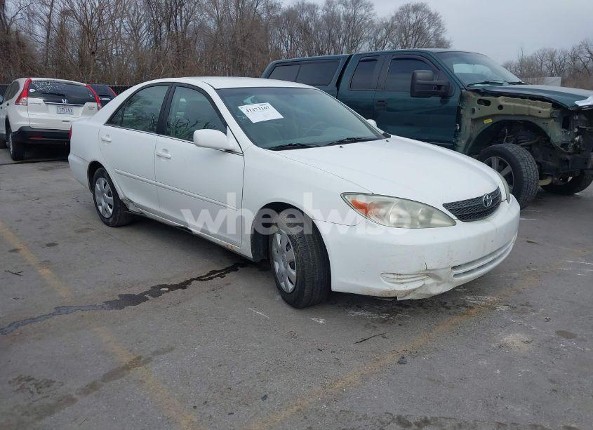 2003 Toyota Camry LE (VIN 4T1BE32K03U237588) main photo