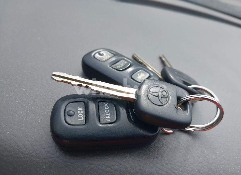 Photo 11 of 2003 Toyota Camry LE (VIN 4T1BE32K03U237588)