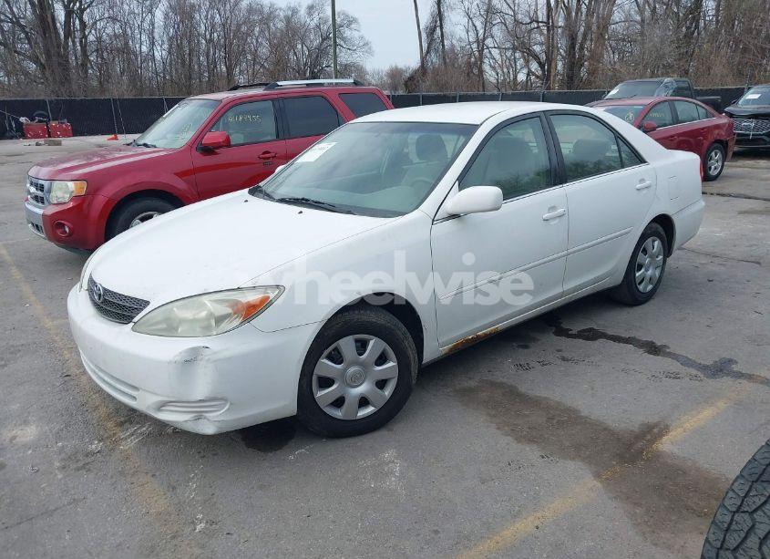 Photo 2 of 2003 Toyota Camry LE (VIN 4T1BE32K03U237588)