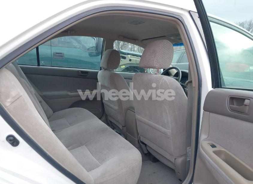 Photo 8 of 2003 Toyota Camry LE (VIN 4T1BE32K03U237588)