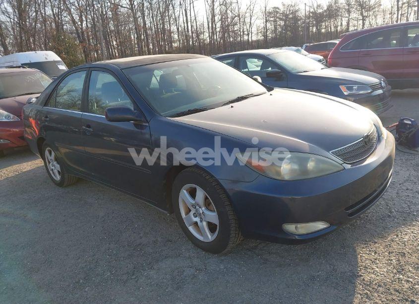 2003 Toyota Camry SE (VIN 4T1BE32K03U241866) main photo