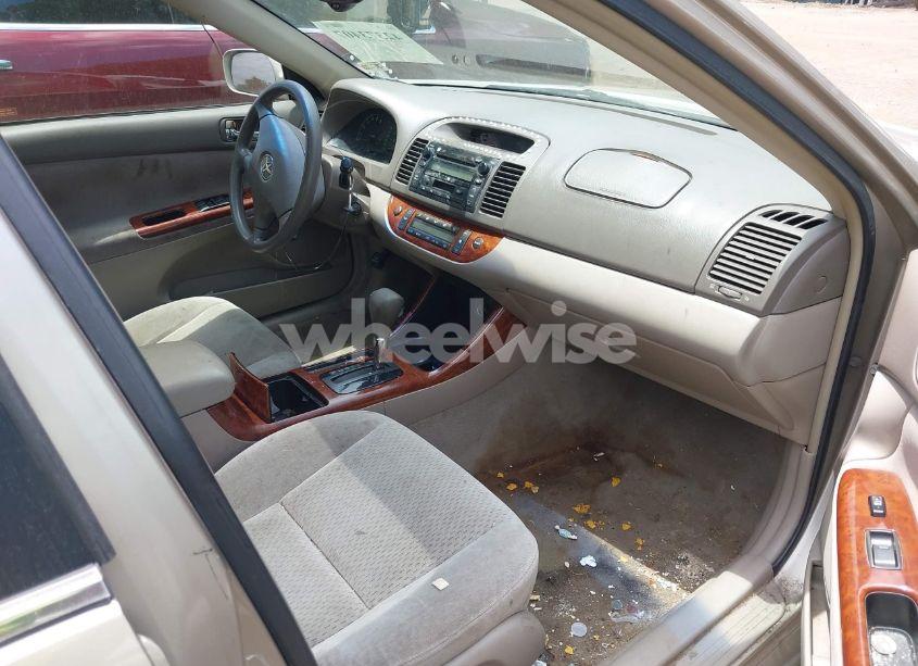 Photo 5 of 2003 Toyota Camry XLE (VIN 4T1BE32K03U669470)