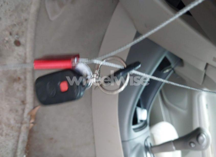 Photo 11 of 2003 Toyota Camry LE (VIN 4T1BE32K03U738853)