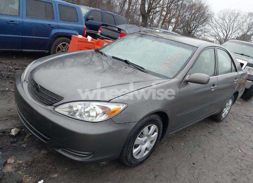 Photo 2 of 2003 Toyota Camry LE (VIN 4T1BE32K03U738853)