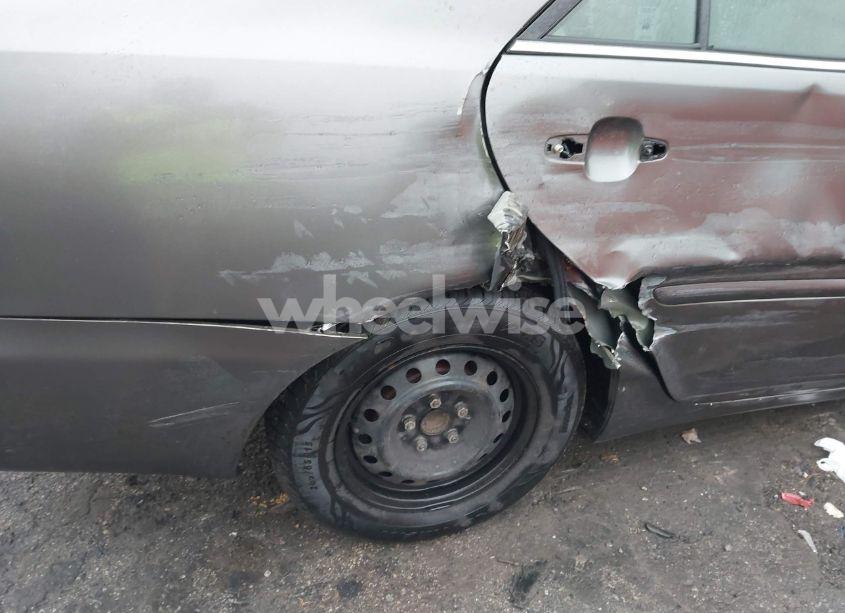 Photo 6 of 2003 Toyota Camry LE (VIN 4T1BE32K03U738853)