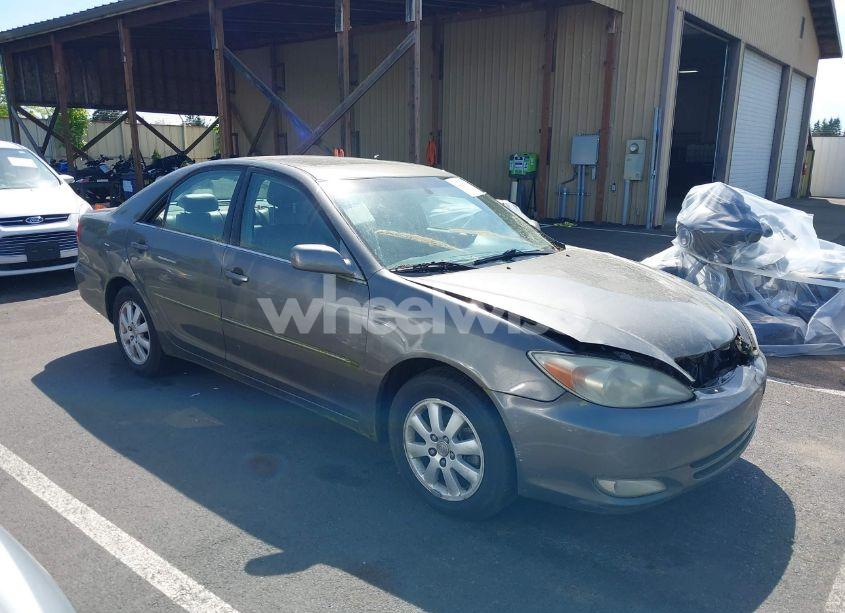 2003 Toyota Camry XLE (VIN 4T1BE32K03U754857) main photo
