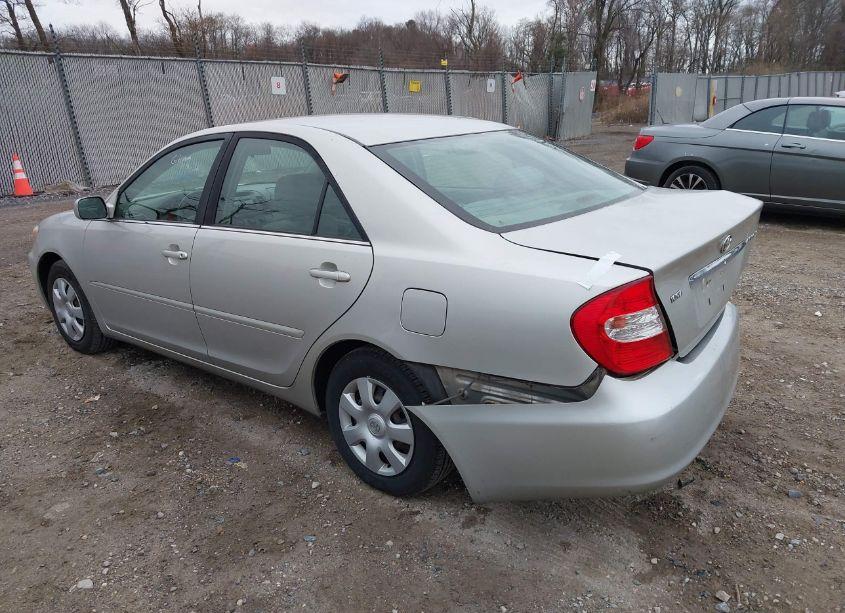 Photo 3 of 2003 Toyota Camry LE (VIN 4T1BE32K03U773425)