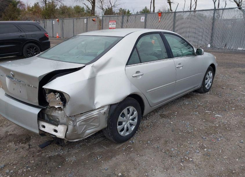 Photo 4 of 2003 Toyota Camry LE (VIN 4T1BE32K03U773425)