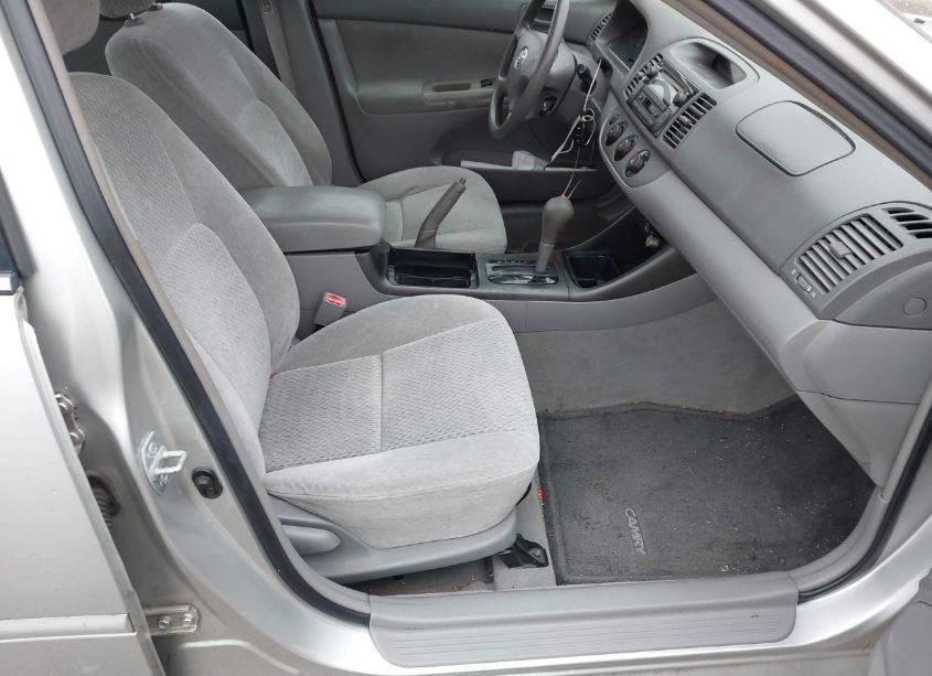Photo 5 of 2003 Toyota Camry LE (VIN 4T1BE32K03U773425)