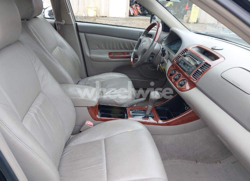 Photo 5 of 2004 Toyota Camry LE (VIN 4T1BE32K04U266641)