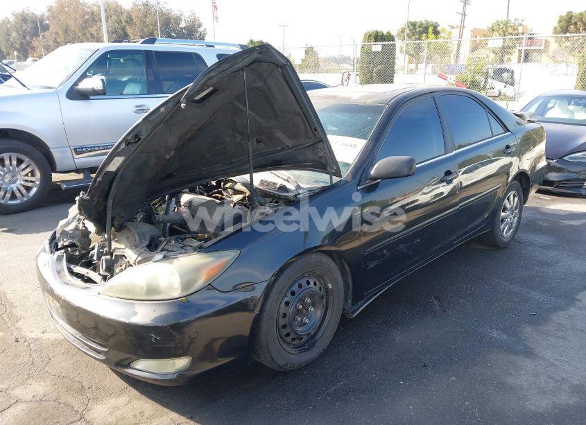 Photo 2 of 2004 Toyota Camry SE (VIN 4T1BE32K04U288087)