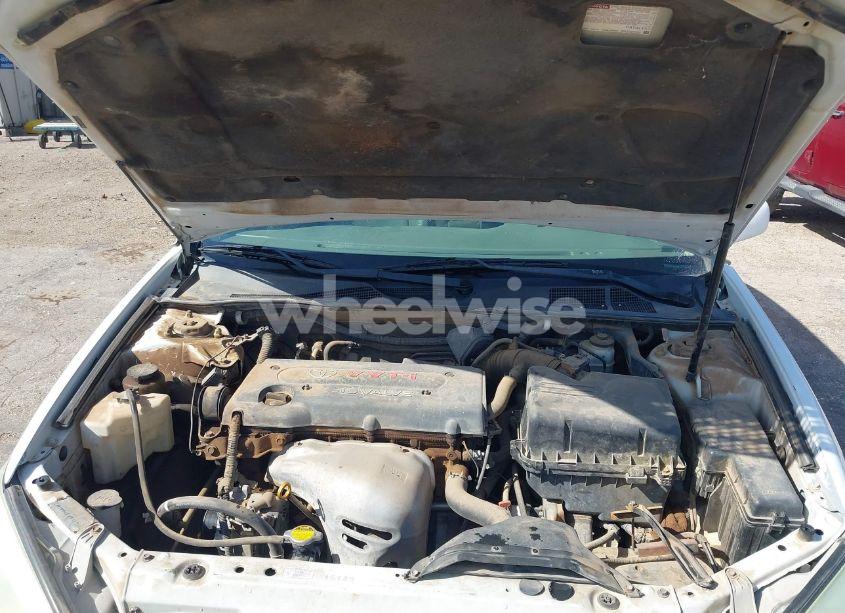 Photo 10 of 2004 Toyota Camry LE (VIN 4T1BE32K04U311979)