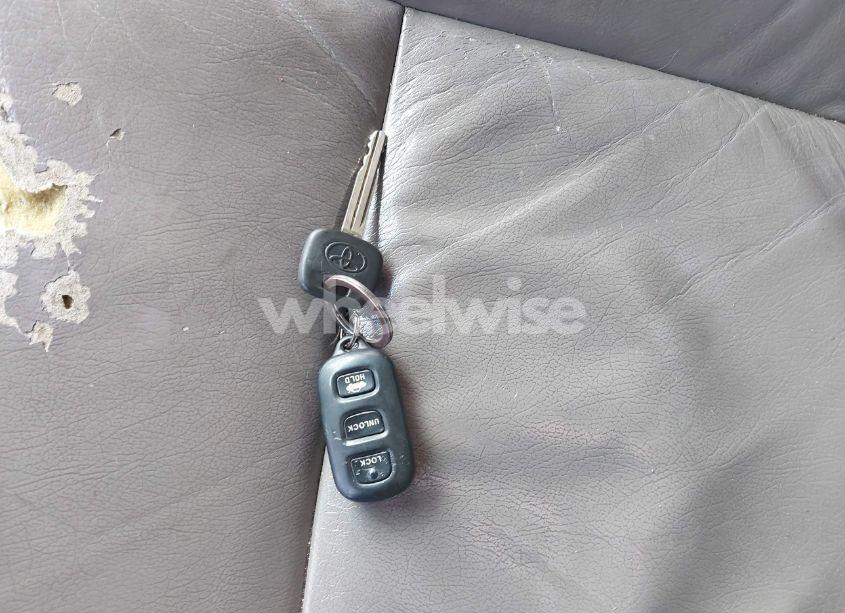 Photo 11 of 2004 Toyota Camry LE (VIN 4T1BE32K04U314848)