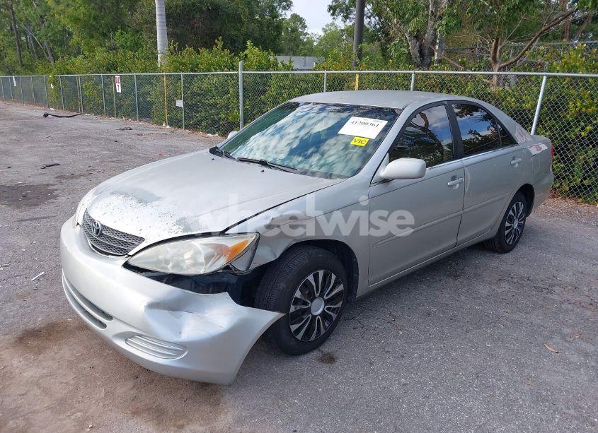 Photo 2 of 2004 Toyota Camry LE (VIN 4T1BE32K04U314848)