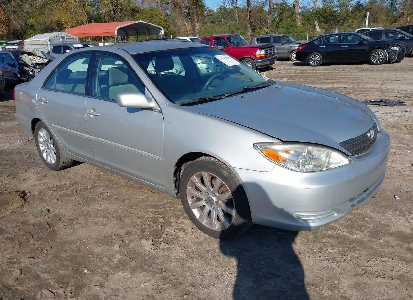 2004 Toyota Camry LE (VIN 4T1BE32K04U333612) main photo