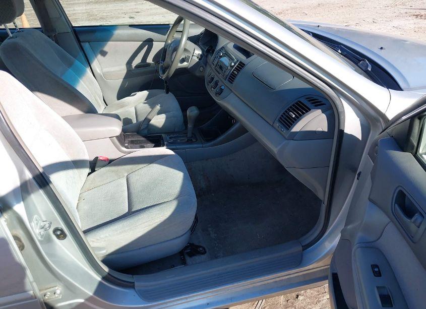 Photo 5 of 2004 Toyota Camry LE (VIN 4T1BE32K04U333612)