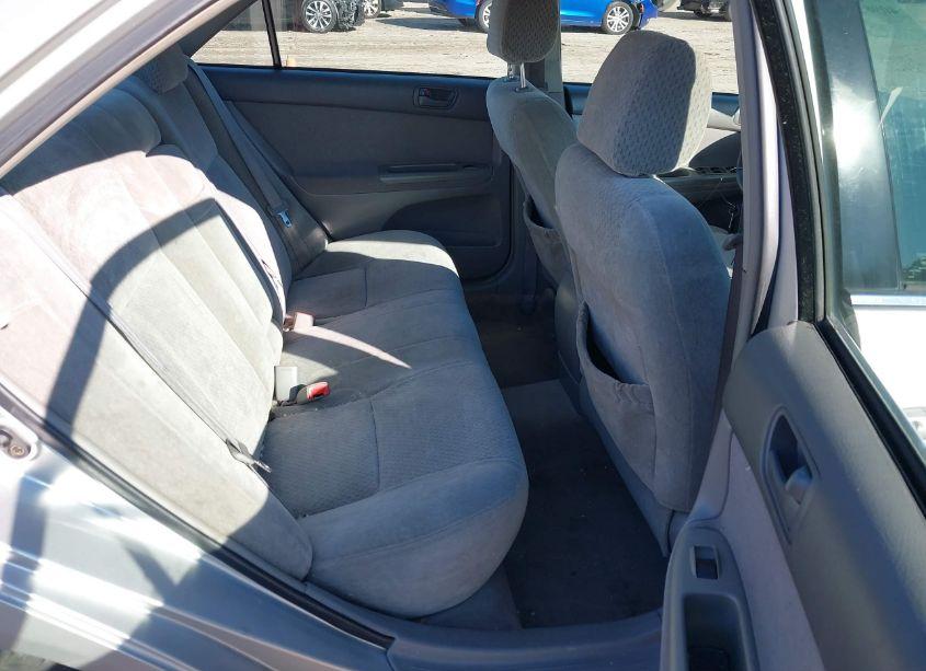 Photo 8 of 2004 Toyota Camry LE (VIN 4T1BE32K04U333612)