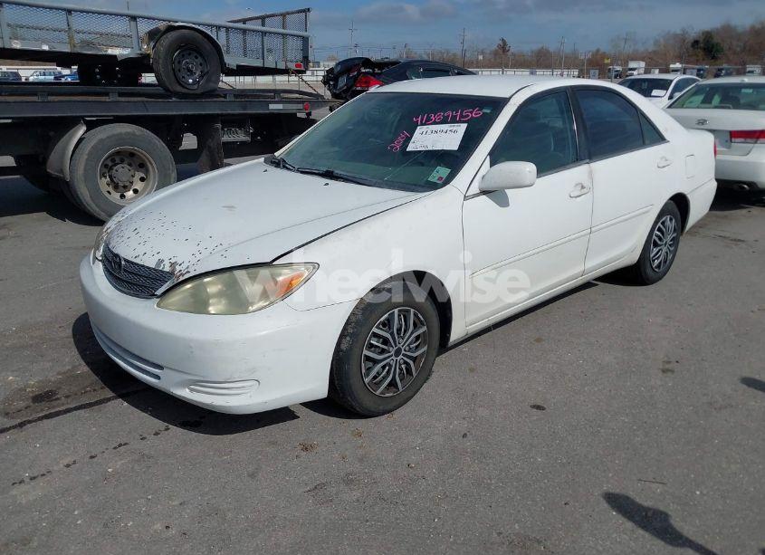 Photo 2 of 2004 Toyota Camry LE (VIN 4T1BE32K04U334114)