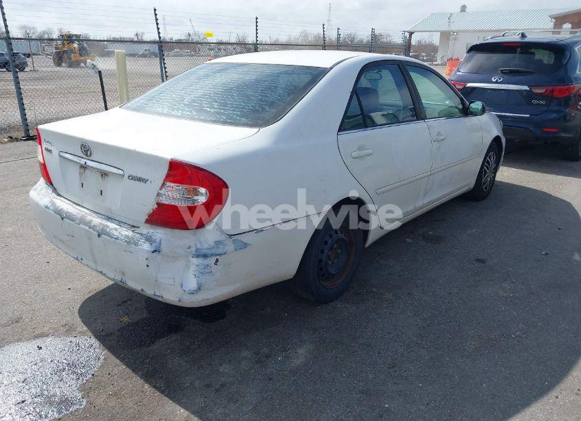 Photo 4 of 2004 Toyota Camry LE (VIN 4T1BE32K04U334114)
