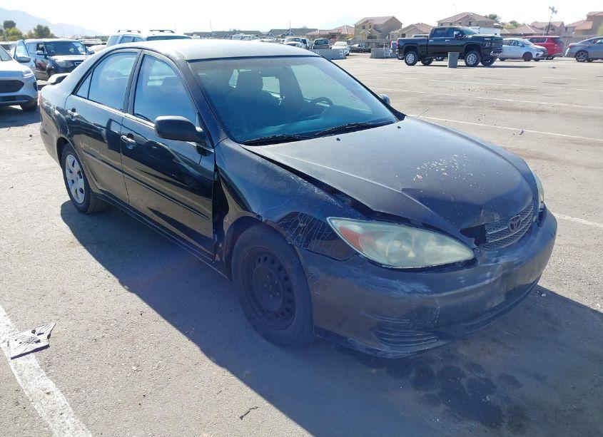 2004 Toyota Camry LE (VIN 4T1BE32K04U365864) main photo