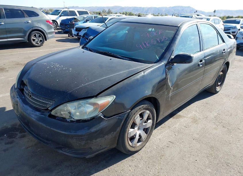 Photo 2 of 2004 Toyota Camry LE (VIN 4T1BE32K04U365864)