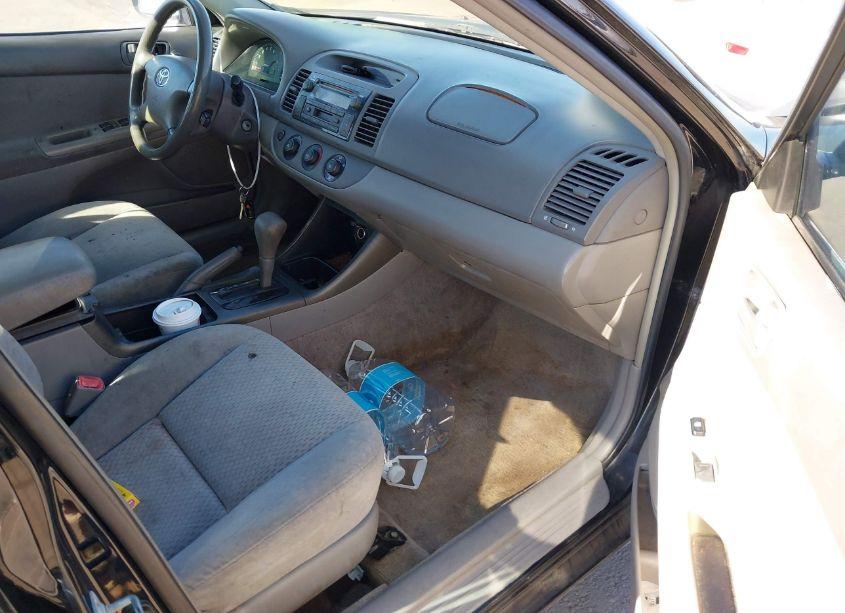 Photo 5 of 2004 Toyota Camry LE (VIN 4T1BE32K04U365864)