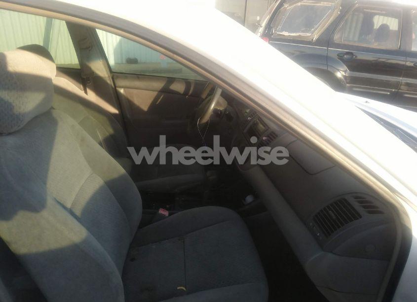 Photo 5 of 2004 Toyota Camry LE (VIN 4T1BE32K04U375634)