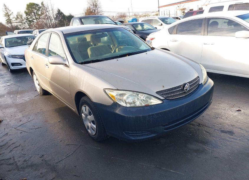 2004 Toyota Camry LE (VIN 4T1BE32K04U376640) main photo