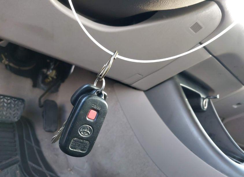 Photo 11 of 2004 Toyota Camry LE (VIN 4T1BE32K04U376640)