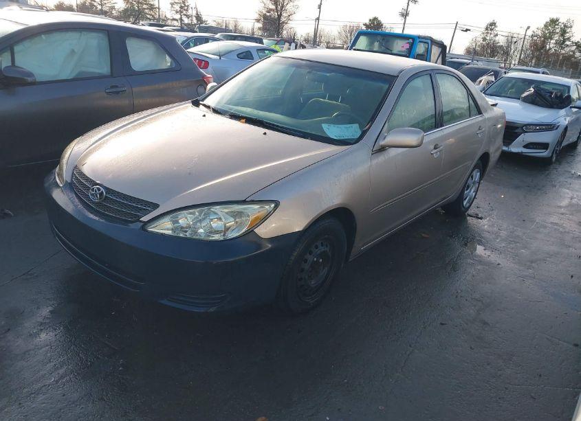 Photo 2 of 2004 Toyota Camry LE (VIN 4T1BE32K04U376640)