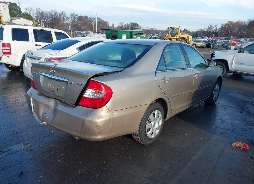 Photo 4 of 2004 Toyota Camry LE (VIN 4T1BE32K04U376640)