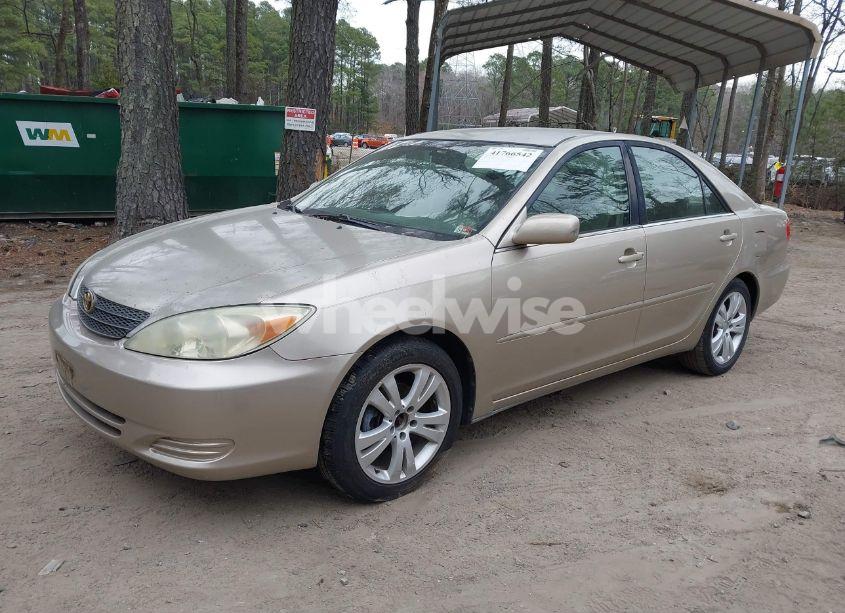Photo 2 of 2004 Toyota Camry LE (VIN 4T1BE32K04U793501)