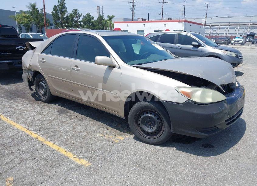 2004 Toyota Camry LE (VIN 4T1BE32K04U796804) main photo