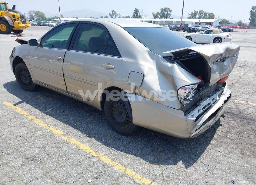 Photo 3 of 2004 Toyota Camry LE (VIN 4T1BE32K04U796804)