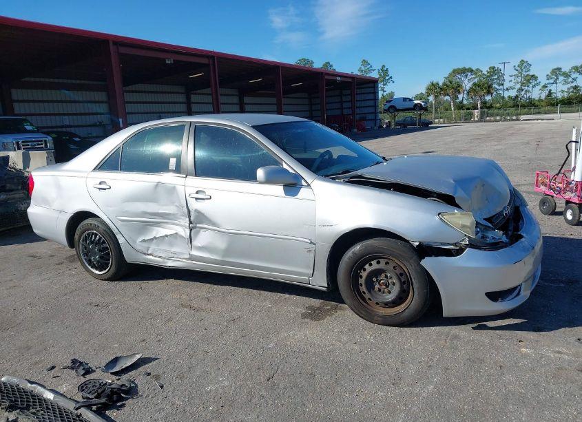 Photo 13 of 2004 Toyota Camry LE (VIN 4T1BE32K04U807638)