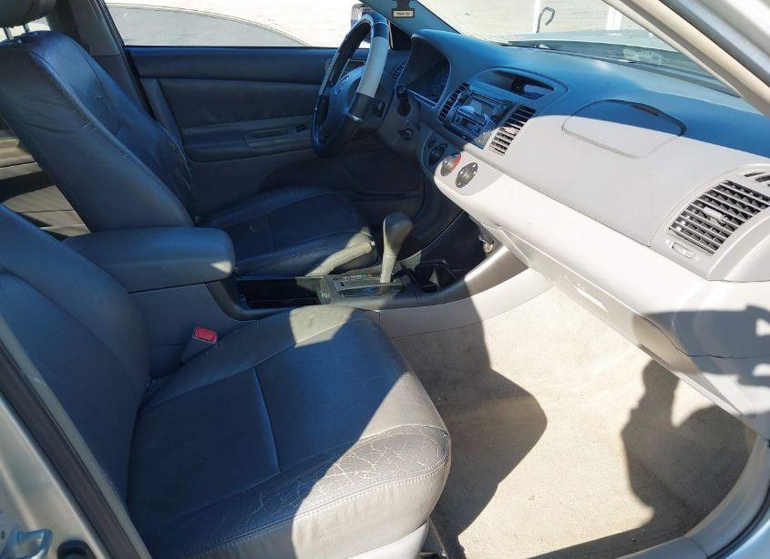 Photo 5 of 2004 Toyota Camry LE (VIN 4T1BE32K04U807638)