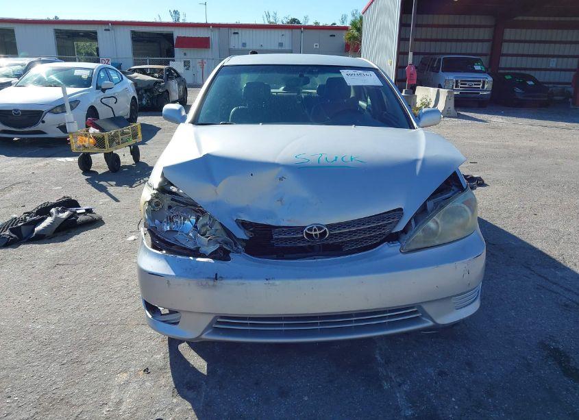 Photo 6 of 2004 Toyota Camry LE (VIN 4T1BE32K04U807638)