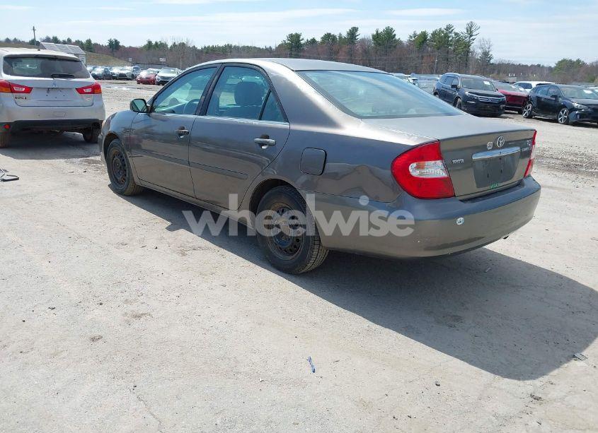 Photo 3 of 2004 Toyota Camry LE (VIN 4T1BE32K04U811219)