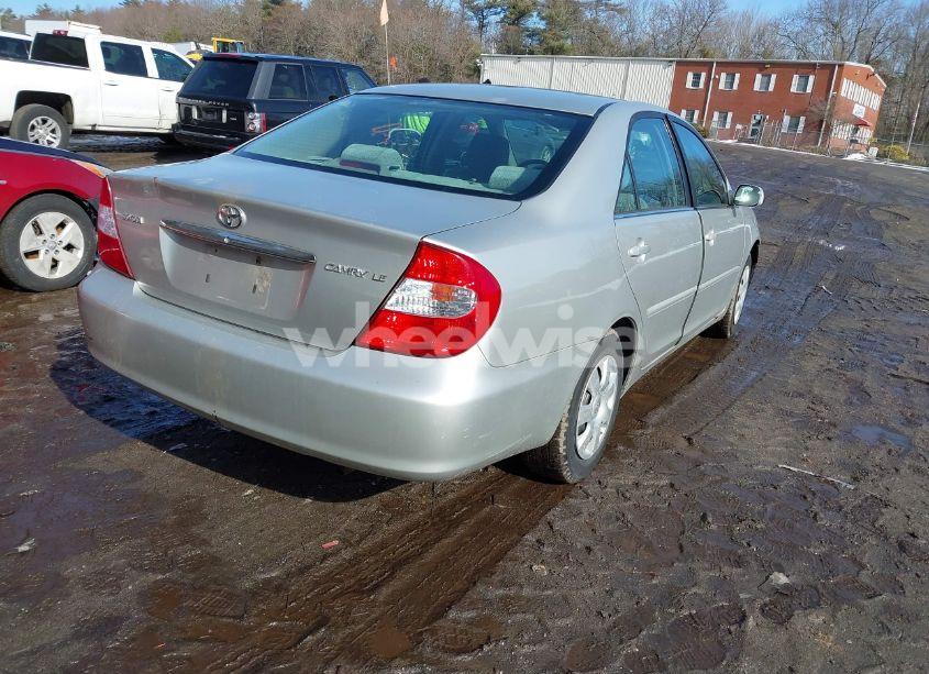 Photo 4 of 2004 Toyota Camry LE (VIN 4T1BE32K04U812564)