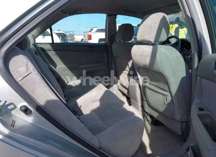 Photo 8 of 2004 Toyota Camry LE (VIN 4T1BE32K04U812564)