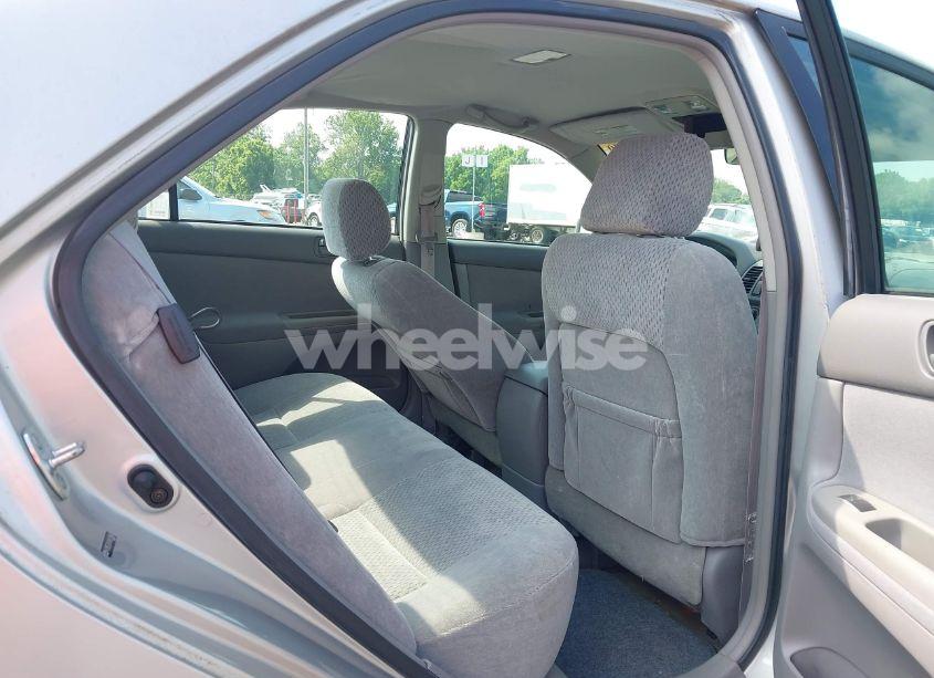 Photo 8 of 2004 Toyota Camry LE (VIN 4T1BE32K04U823886)